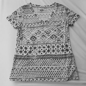 Black and White Printed V-Neck